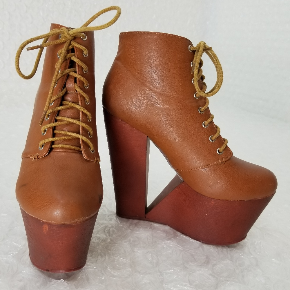 SOLD🌈MakeMeChic cut out platform booties